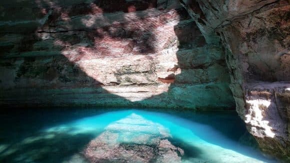 Caverna Aroe-Jari e Gruta da Lagoa Azul